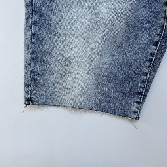 Guess Men's Slim Denim Shorts Super Stretch Blue Dye Wash Size 36 - Picture 2 of 5